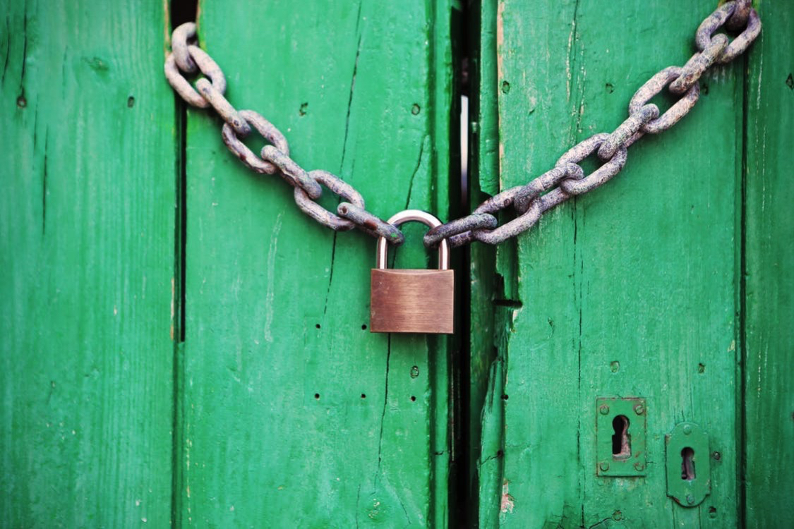 padlock green door chain